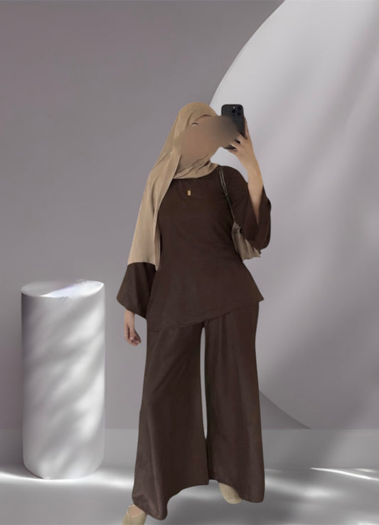 Ensemble deux pièces marron foncé en lin